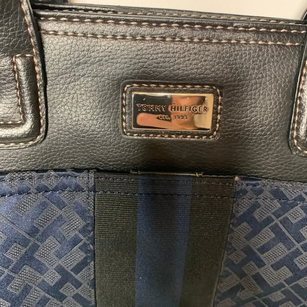 Tommy Hilfiger Women's Tote Navy Blue Handbags